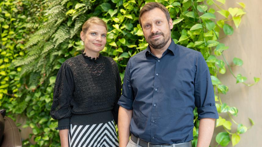 Sonja Prodinger und Andreas Zotz verantworten das Nachhaltigkeitsmanagement bei WienIT.